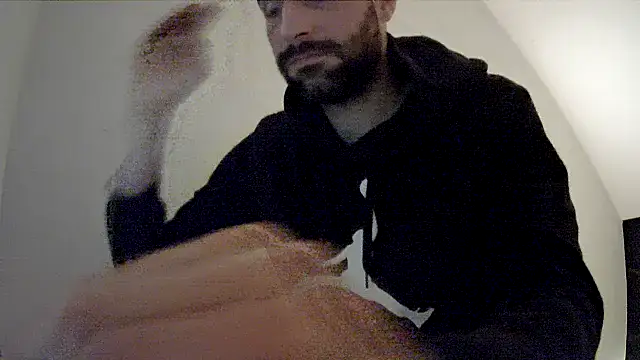 Snapshot of gryzoon chatting on September 30, 2025, 6:35 pm gryzoon online show from September 30, 2025, 6:35 pm