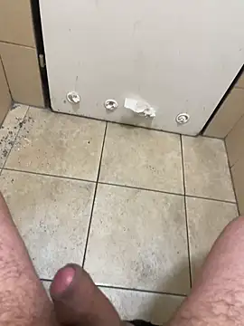 Snapshot of Alexander18edd chatting on September 22, 2025, 9:44 am Alexander18edd online show from September 22, 2025, 9:44 am