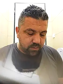 Snapshot of Alexander18edd chatting on October 11, 2025, 8:13 am Alexander18edd online show from October 11, 2025, 8:13 am