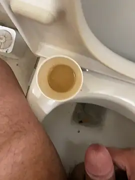 Snapshot of Alexander18edd chatting on November 21, 2025, 1:32 pm Alexander18edd online show from November 21, 2025, 1:32 pm