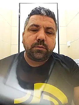 Snapshot of Alexander18edd chatting on December 17, 2025, 9:04 am Alexander18edd online show from December 17, 2025, 9:04 am