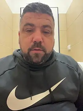 Snapshot of Alexander18edd chatting on February 9, 2026, 6:50 am Alexander18edd online show from February 9, 2026, 6:50 am