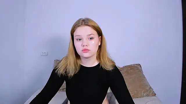 LaseyMoon online show from October 21, 2025, 10:43 pm