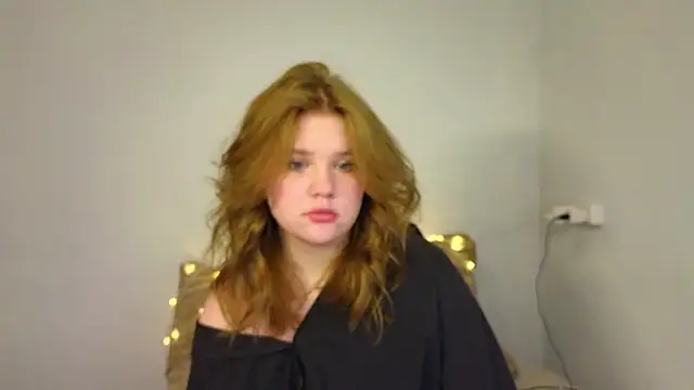 Snapshot of LaseyMoon chatting on February 7, 2026, 3:27 pm LaseyMoon online show from February 7, 2026, 3:27 pm