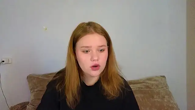 Snapshot of LaseyMoon chatting on February 14, 2026, 3:47 am LaseyMoon online show from February 14, 2026, 3:47 am