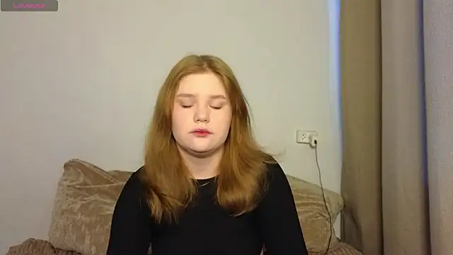 Snapshot of LaseyMoon chatting on February 22, 2026, 4:46 am LaseyMoon online show from February 22, 2026, 4:46 am