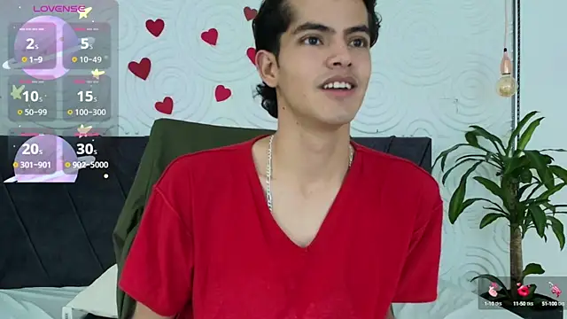 Snapshot of Maximoherrera_16 chatting on April 18, 2026, 1:26 pm Maximoherrera 16 online show from April 18, 2026, 1:26 pm