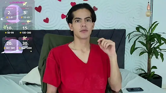 Snapshot of Maximoherrera_16 chatting on April 18, 2026, 9:48 pm Maximoherrera 16 online show from April 18, 2026, 9:48 pm