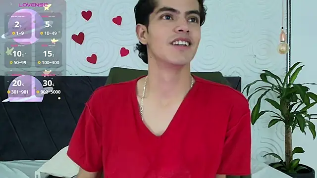 Snapshot of Maximoherrera_16 chatting on April 21, 2026, 2:34 pm Maximoherrera 16 online show from April 21, 2026, 2:34 pm
