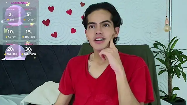 Snapshot of Maximoherrera_16 chatting on April 22, 2026, 7:15 pm Maximoherrera 16 online show from April 22, 2026, 7:15 pm