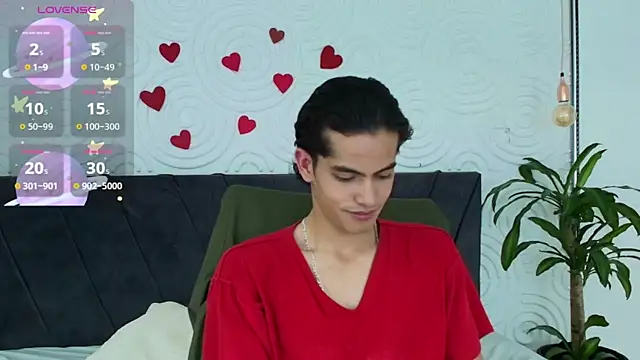 Snapshot of Maximoherrera_16 chatting on April 25, 2026, 12:19 pm Maximoherrera 16 online show from April 25, 2026, 12:19 pm