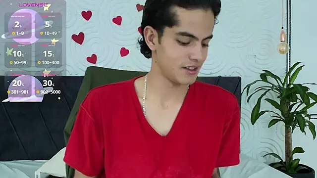 Snapshot of Maximoherrera_16 chatting on April 28, 2026, 12:54 pm Maximoherrera 16 online show from April 28, 2026, 12:54 pm