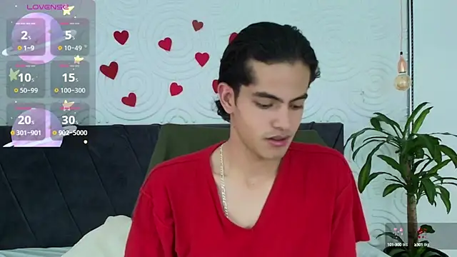 Snapshot of Maximoherrera_16 chatting on April 30, 2026, 12:33 pm Maximoherrera 16 online show from April 30, 2026, 12:33 pm