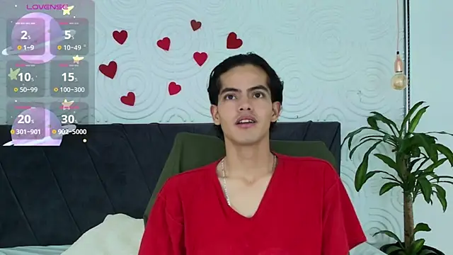 Snapshot of Maximoherrera_16 chatting on May 7, 2026, 1:05 pm Maximoherrera 16 online show from May 7, 2026, 1:05 pm