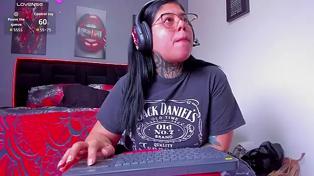 Veronika metal online show from July 10, 2026, 1:47 pm