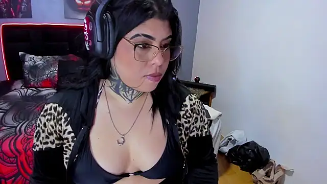 Veronika metal online show from July 30, 2026, 11:15 pm