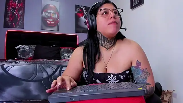 Veronika metal online show from August 4, 2026, 3:03 pm