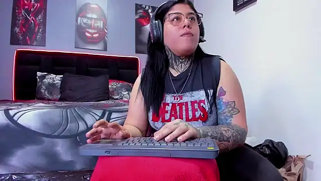 Veronika metal online show from August 5, 2026, 8:33 pm
