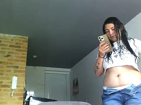 Escarcha-blue online show from March 13, 2025, 1:50 pm