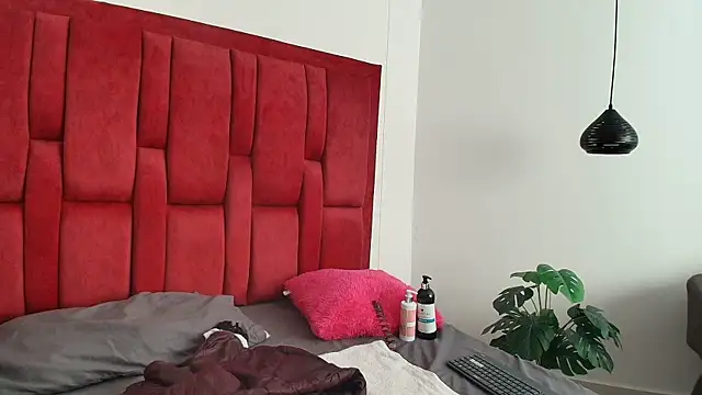 Snapshot of Vaiolett_Smith chatting on March 12, 2025, 2:01 pm Vaiolett Smith online show from March 12, 2025, 2:01 pm