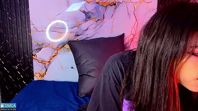 Snapshot of MaeveKuro chatting on March 19, 2026, 3:10 am MaeveKuro online show from March 19, 2026, 3:10 am