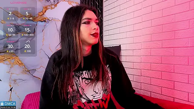 Snapshot of MaeveKuro chatting on April 1, 2026, 3:07 am MaeveKuro online show from April 1, 2026, 3:07 am