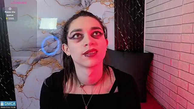 Snapshot of MaeveKuro chatting on April 16, 2026, 1:50 am MaeveKuro online show from April 16, 2026, 1:50 am