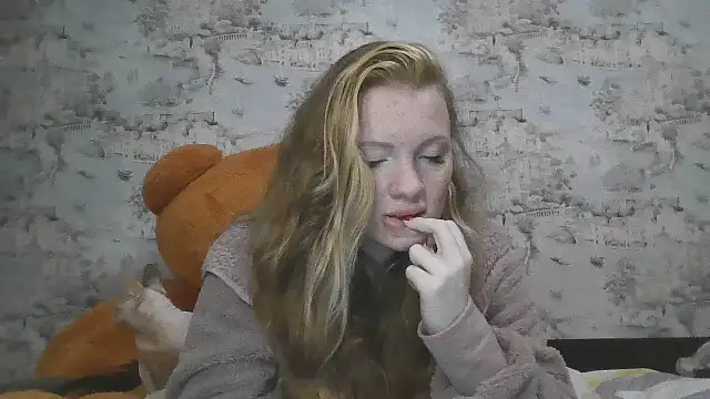 Eveline May online show from October 7, 2025, 4:26 pm