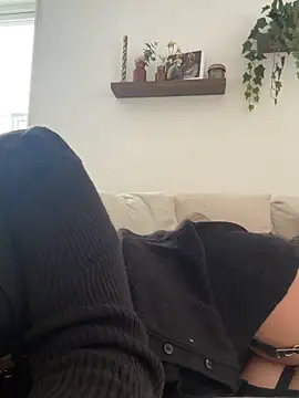 Snapshot of SwedishAstrid chatting on February 10, 2026, 10:19 am SwedishAstrid online show from February 10, 2026, 10:19 am