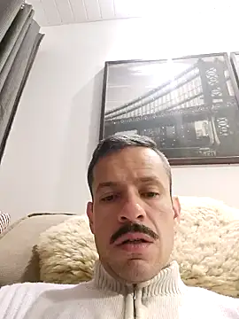 Snapshot of juniortche1313 chatting on October 22, 2025, 2:12 am juniortche1313 online show from October 22, 2025, 2:12 am