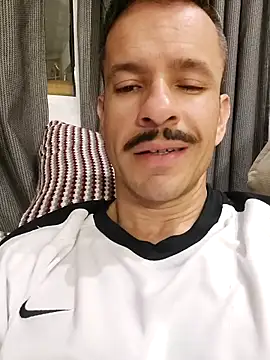 Snapshot of juniortche1313 chatting on December 2, 2025, 1:55 am juniortche1313 online show from December 2, 2025, 1:55 am