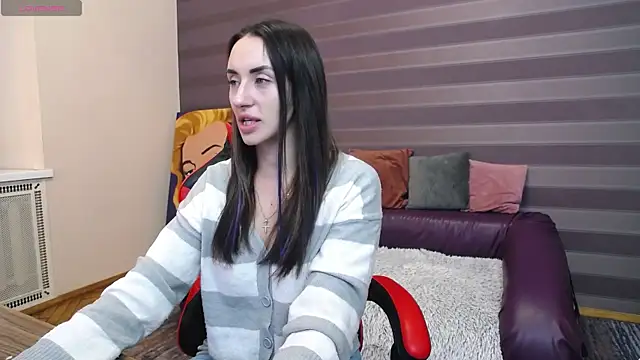 JenniferStone online show from March 5, 2025, 8:10 am