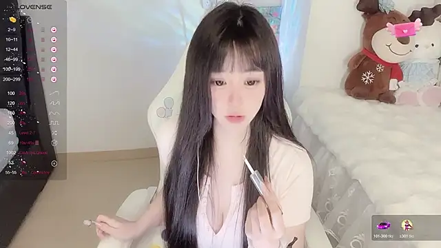 Milla-z online show from November 19, 2025, 3:12 pm