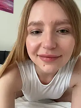 Snapshot of EvaBrooklyn chatting on March 2, 2025, 2:32 pm EvaBrooklyn online show from March 2, 2025, 2:32 pm