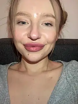 Snapshot of EvaBrooklyn chatting on March 7, 2025, 6:54 pm EvaBrooklyn online show from March 7, 2025, 6:54 pm