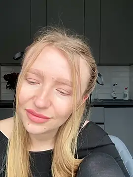 Snapshot of EvaBrooklyn chatting on March 15, 2025, 8:26 am EvaBrooklyn online show from March 15, 2025, 8:26 am