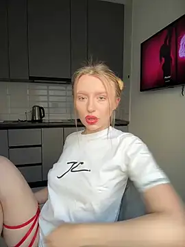 Snapshot of EvaBrooklyn chatting on March 22, 2025, 2:47 pm EvaBrooklyn online show from March 22, 2025, 2:47 pm