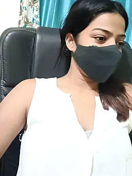 CRAZY  BITE online show from May 15, 2026, 9:33 pm