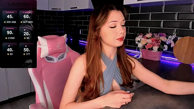 EmmaVictori1 online show from November 18, 2025, 7:02 am