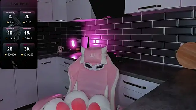 Snapshot of EmmaVictori1 chatting on February 15, 2026, 12:03 pm EmmaVictori1 online show from February 15, 2026, 12:03 pm