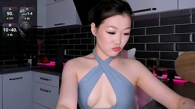 ShaiyaMinn3 online show from February 27, 2025, 8:53 pm