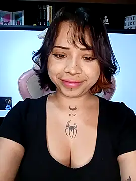 Snapshot of Akame_yumi chatting on November 3, 2025, 12:02 am Akame yumi online show from November 3, 2025, 12:02 am