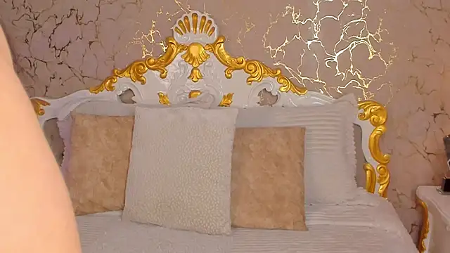 ScarlettWallace online show from March 21, 2025, 7:46 pm