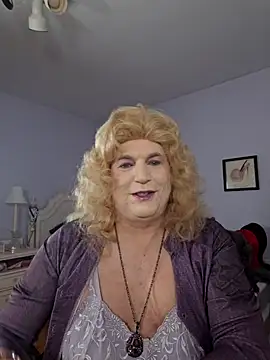 Snapshot of Victoriatv1 chatting on February 9, 2025, 6:37 pm Victoriatv1 online show from February 9, 2025, 6:37 pm