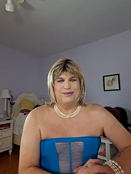 Snapshot of Victoriatv1 chatting on October 21, 2025, 10:43 pm Victoriatv1 online show from October 21, 2025, 10:43 pm