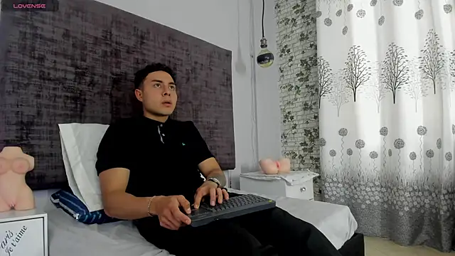 Snapshot of loverisu-coral chatting on March 18, 2026, 8:56 pm loverisu-coral online show from March 18, 2026, 8:56 pm