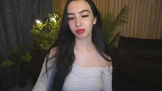 Snapshot of WildKittenX_ chatting on October 10, 2025, 5:50 am WildKittenX  online show from October 10, 2025, 5:50 am