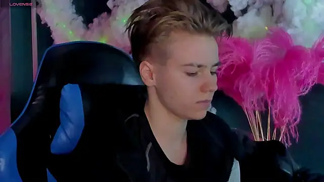 Jean Wilsons online show from April 11, 2026, 11:14 am