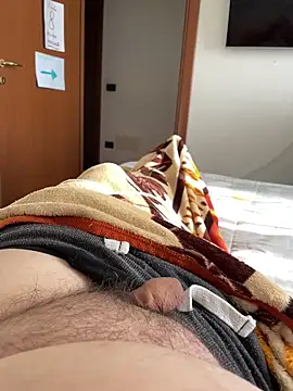 Snapshot of littletoy64 chatting on November 10, 2025, 9:08 am littletoy64 online show from November 10, 2025, 9:08 am