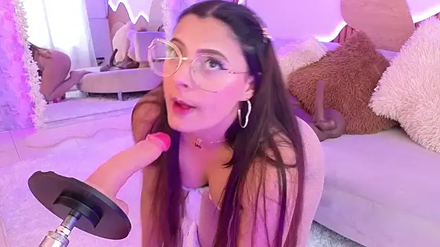 madisonjones- online show from November 28, 2025, 7:16 pm